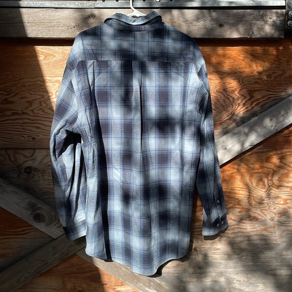 Snap-on Plaid Flannel Shirt - Picture 2 of 4